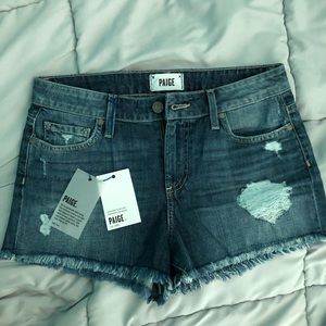 NWOT PAIGE DISTRESSED JEAN SHORTS☆